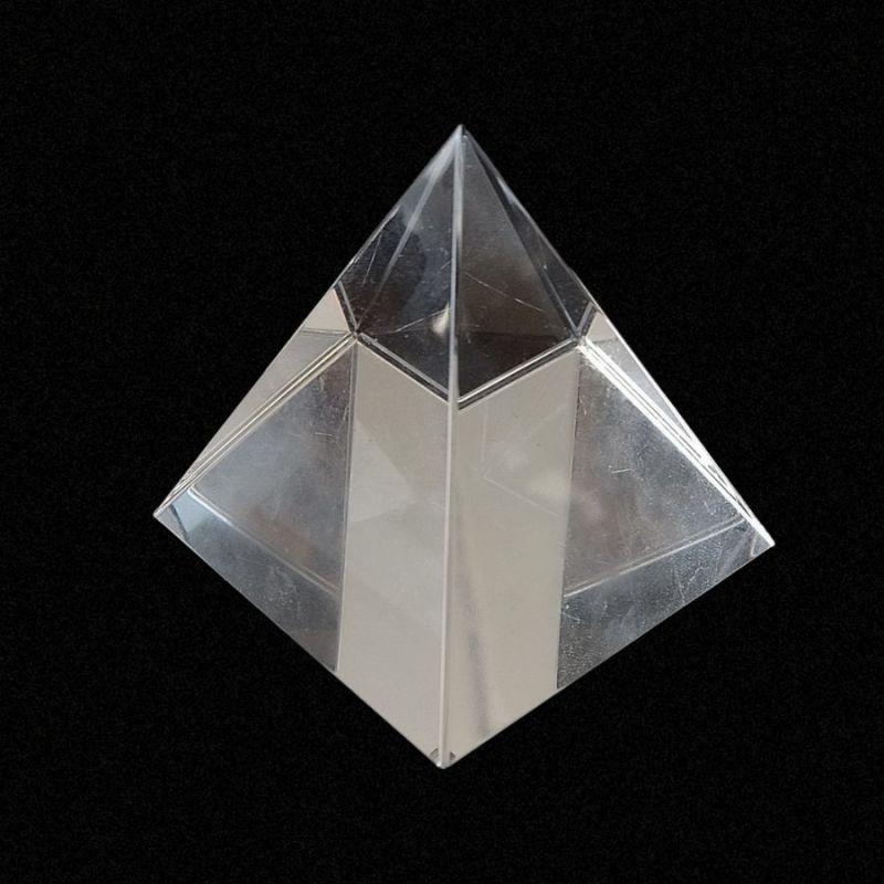 Synthetic Crystal Pyramid 5x5cm