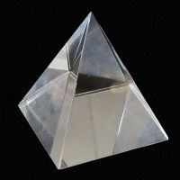 Pirámide Cristal Sintético 7x7cm