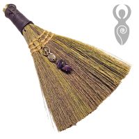 Escoba con símbolo Diosa y Amatista (20cm).