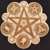 Símbolo Luna y Estrellas en madera (20cm).