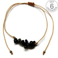 Pulsera de chip de Onix en hilo beige ajustable. Set 6 Un.