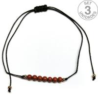 Bracelet en perles de Jaspe Rouge de 4 mm sur fil noir réglable. Set 3 Un.