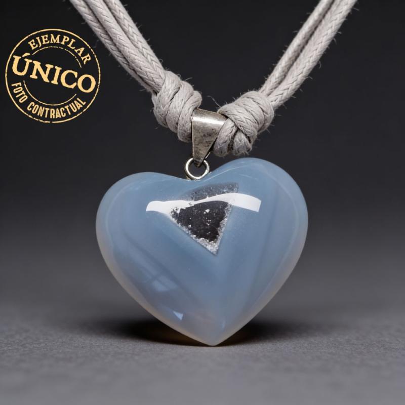 Heart-shaped Agate Necklace (silver clasps)