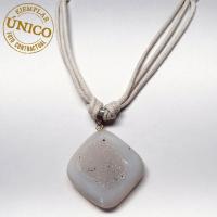 Collar Calcedonia Gris (engarces plata)