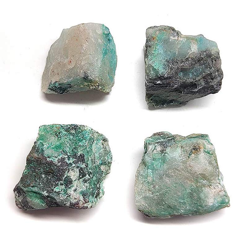 Dioptase avec quartz (Afrique du Sud). Prix/kg.