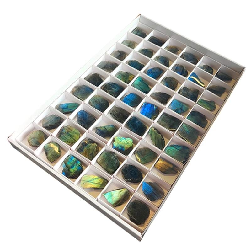 Labradorite (Madagascar). Lot 54 Un.