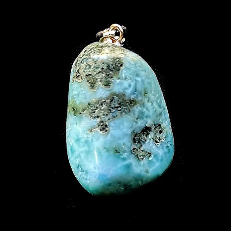 Pendentif Larimar serti en argent.