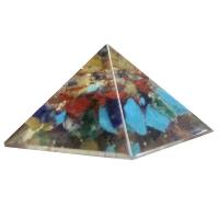 Pirámide Orgonita con mineral surtido
