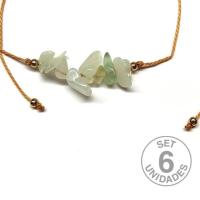 Jade chip bracelet on adjustable beige thread. Set 6 Un.