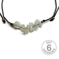 Jade chip bracelet on adjustable black thread. Set 6 Un.
