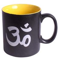 Taza Om negra amarilla