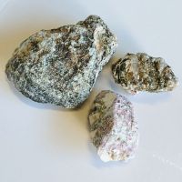 Turmalina Verde (4-6cm). Precio por Kg